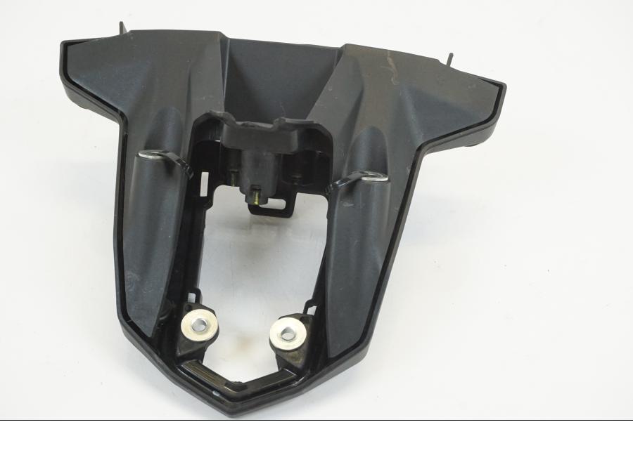 Snett nerifrån på Toppkåpsinsida från en Yamaha MT-10 -2018 motorcykel.