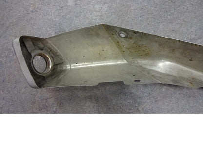 Vänster sida på Ljuddämpardekor från en Honda CB 1000 R -2009 motorcykel.