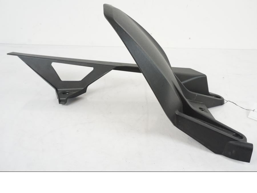 Höger sida på Svingskärm från en KTM 1290 Super Duke R EVO -2023 motorcykel.