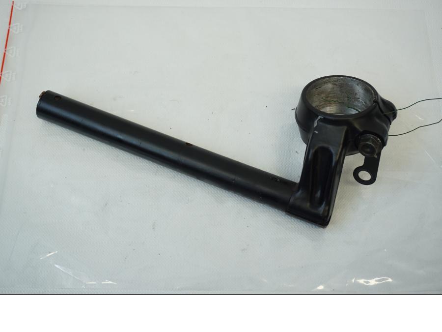 Baksidan på Styre från en Honda CBR 900 RR -1997 motorcykel.