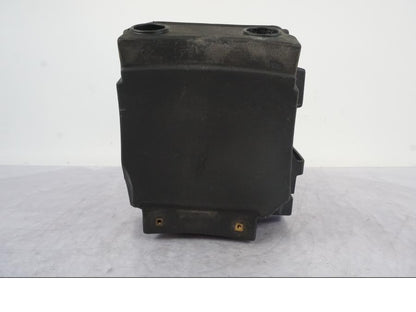 Snett nerifrån på Luftburk från en KTM 640 SM -2005 motorcykel.