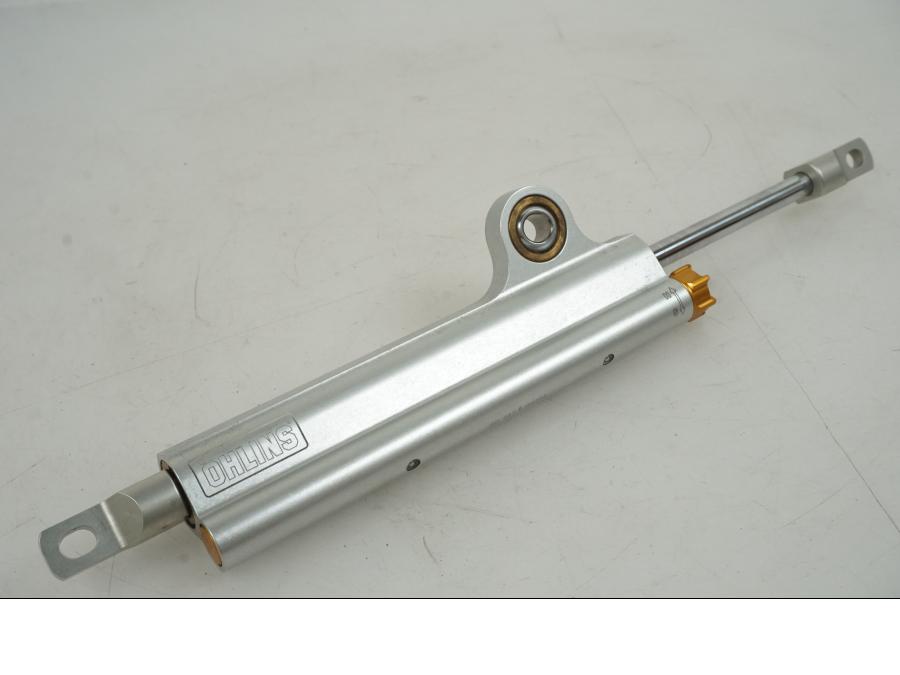 Framsidan på Styrdämpare Öhlins från en Kawasaki Versys 1000 -2022 motorcykel.