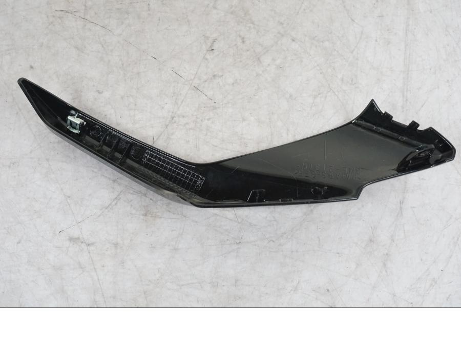 Höger sida på Sidkåpa från en Yamaha MT-09 -2024 motorcykel.