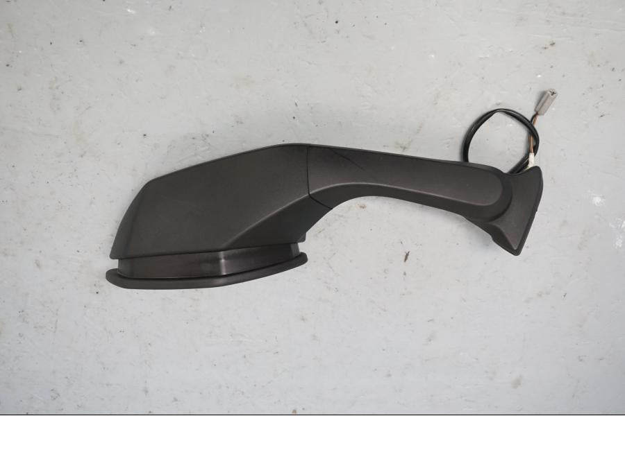 Baksidan på Backspegel från en Yamaha YZF 1000 R1 -2017 motorcykel.