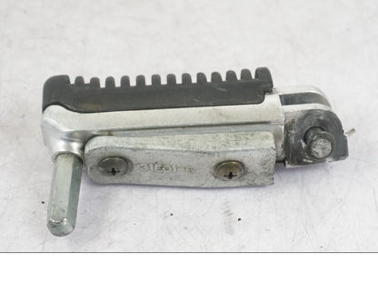 Höger sida på Fotpinne från en Suzuki GSX 1300 RX -1999 motorcykel.