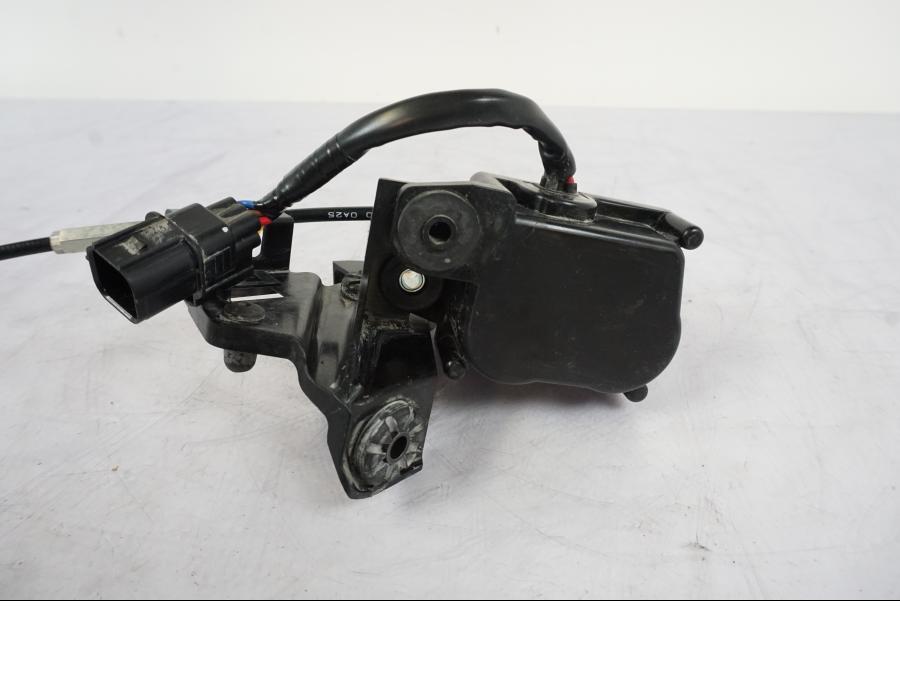 Vänster sida på Avgasspjällmotor från en Honda VFR 1200 -2010 motorcykel.