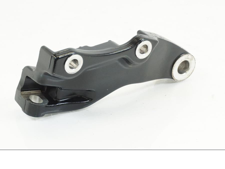 Framsidan på Bromsoksfäste från en Yamaha XVS 1100 -2001 motorcykel.