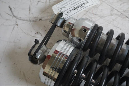 Vänster sida på Stötdämpare från en Yamaha V-MAX 1200 -1997 motorcykel.