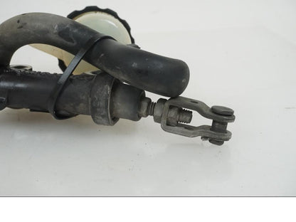 Baksidan på Bromshuvudcylinder från en Yamaha XJ 900 S -1997 motorcykel.