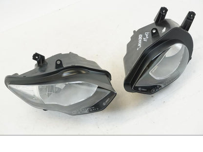 Framsidan på Strålkastare från en BMW S 1000 XR -2015 motorcykel.