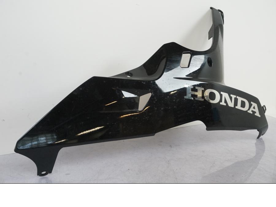 Snett uppifrån på Magkåpa från en Honda CBR 600 -2008 motorcykel.