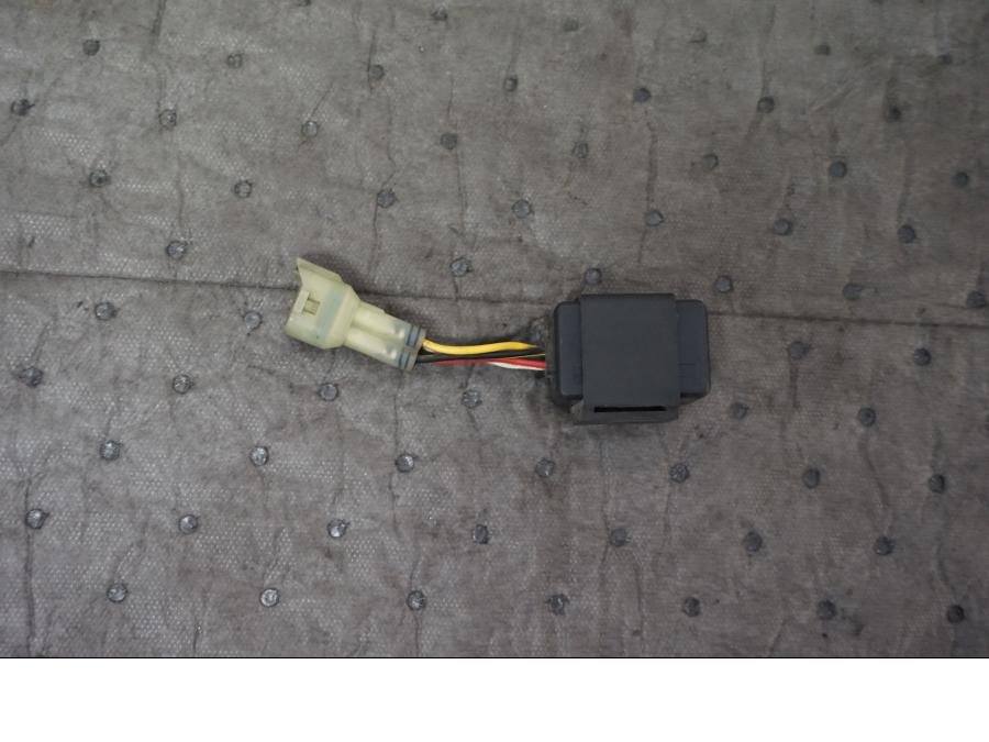 Framsidan på Relä från en Kawasaki VN 1500 Mean Streak -2003 motorcykel.