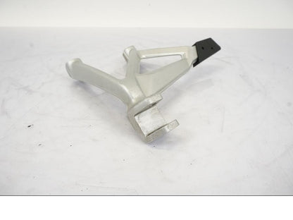 Höger sida på Fotpinnefäste från en BMW R 1250 GS -2019 motorcykel.