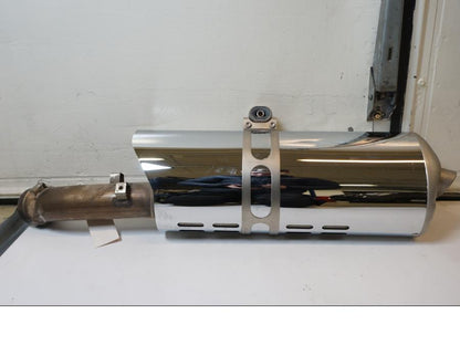 Framsidan på Ljuddämpare från en BMW R 1200 GS -2011 motorcykel.