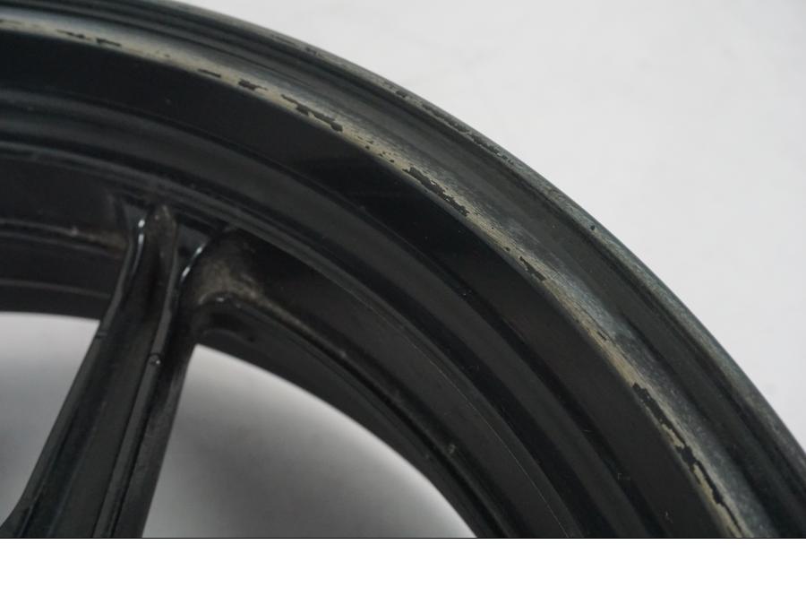 Extrabild5 på Fälg från en Kawasaki ER-6N ABS -2010 motorcykel.