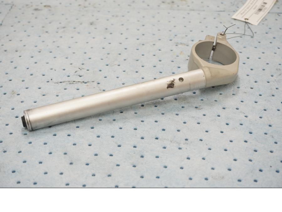 Framsidan på Styre från en Yamaha YZF 1000 R1 -2006 motorcykel.