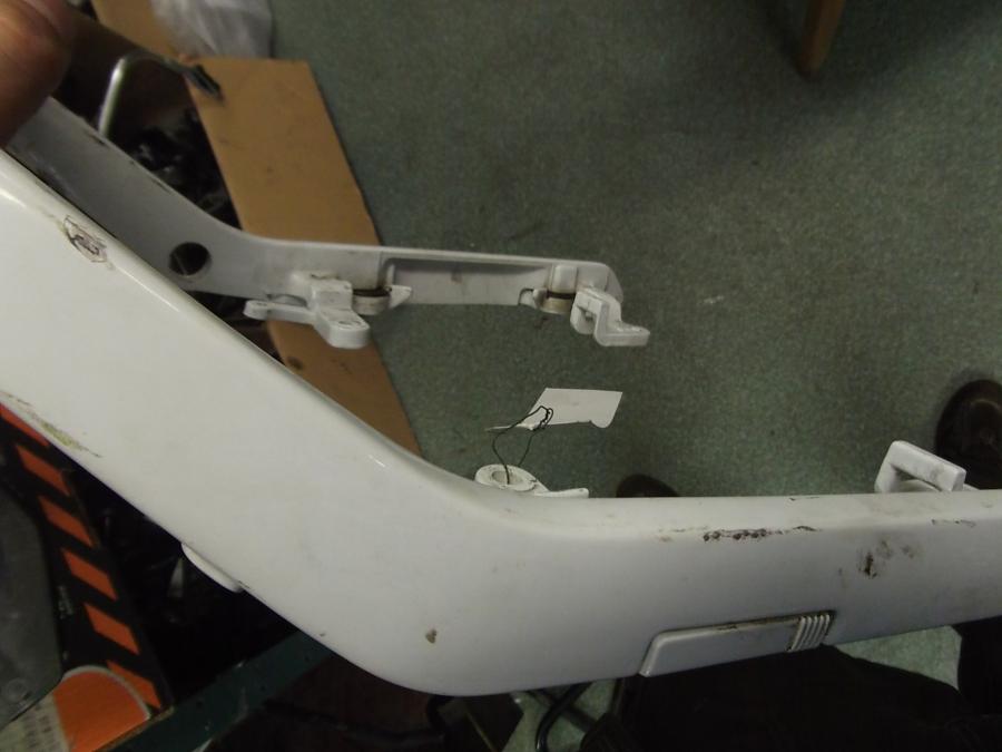 Baksidan på Passagerarhandtag från en Honda CBR 1000 F -1989 motorcykel.