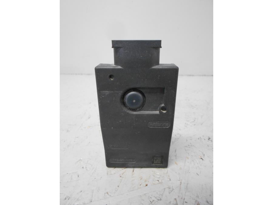 Framsidan på Antenn från en BMW R 1200 GSA -2018 motorcykel.