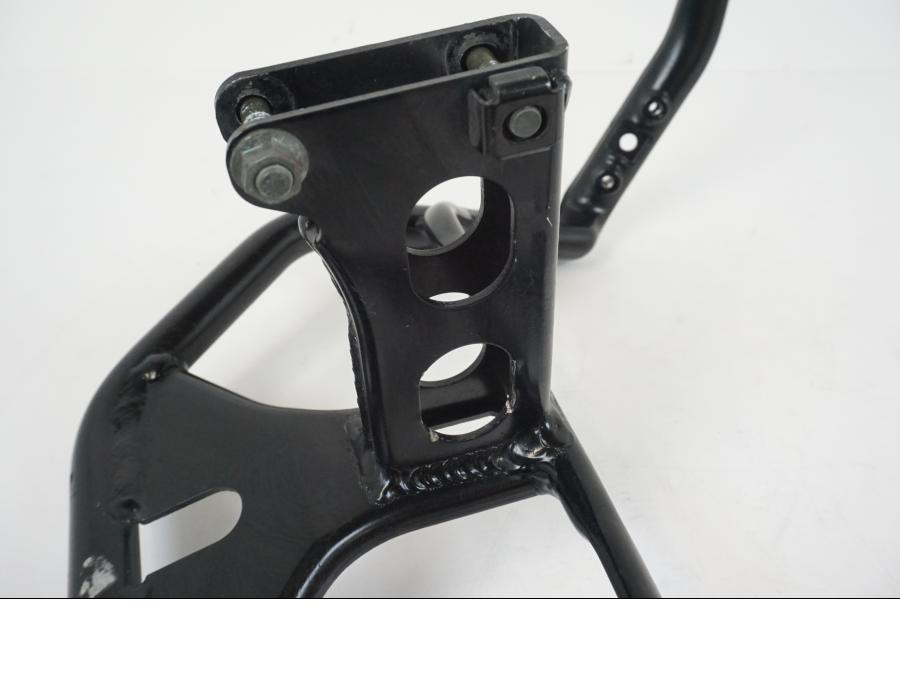 Snett nerifrån på Toppkåpstag från en Suzuki GSX-R 750 -2001 motorcykel.