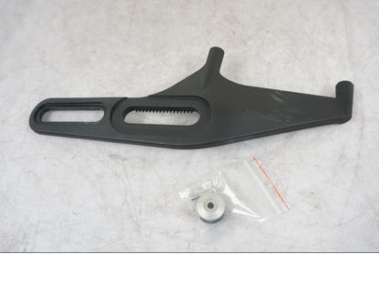 Framsidan på Vindrutefäste från en KTM 1290 Super Adventure S -2022 motorcykel.