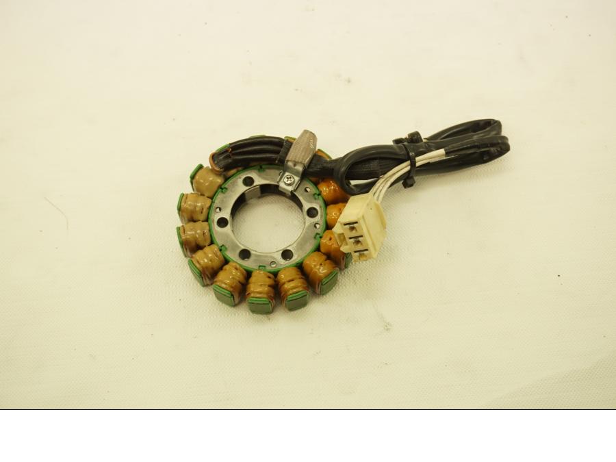 Framsidan på Generator från en Kawasaki ZX-6R -2008 motorcykel.