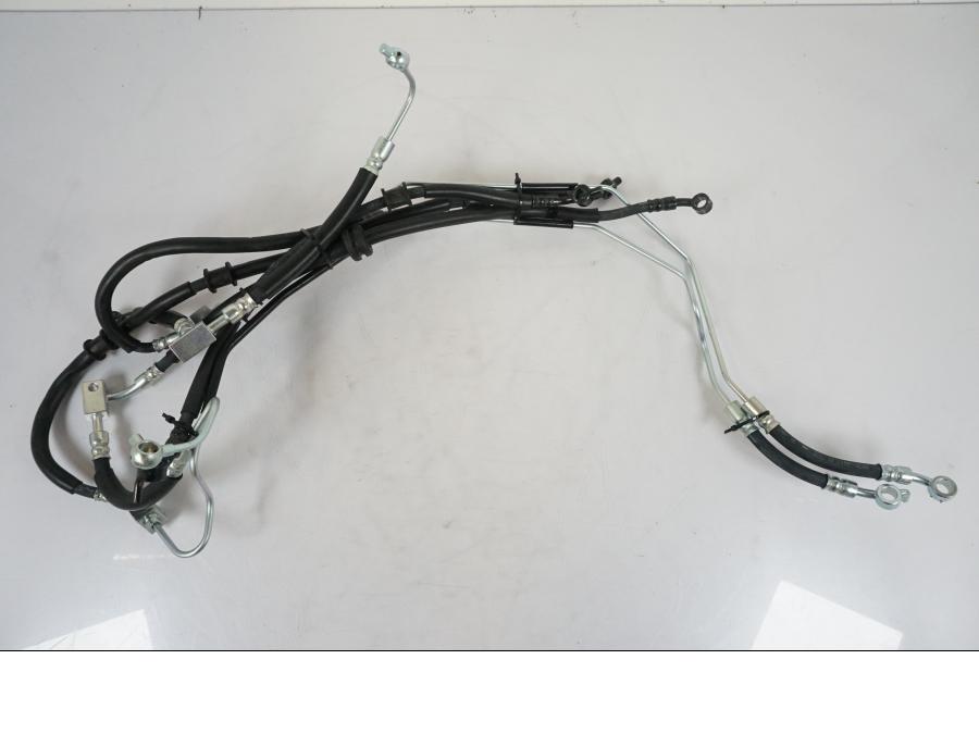 Framsidan på Bromsledning från en Kawasaki Z 900 -2021 motorcykel.