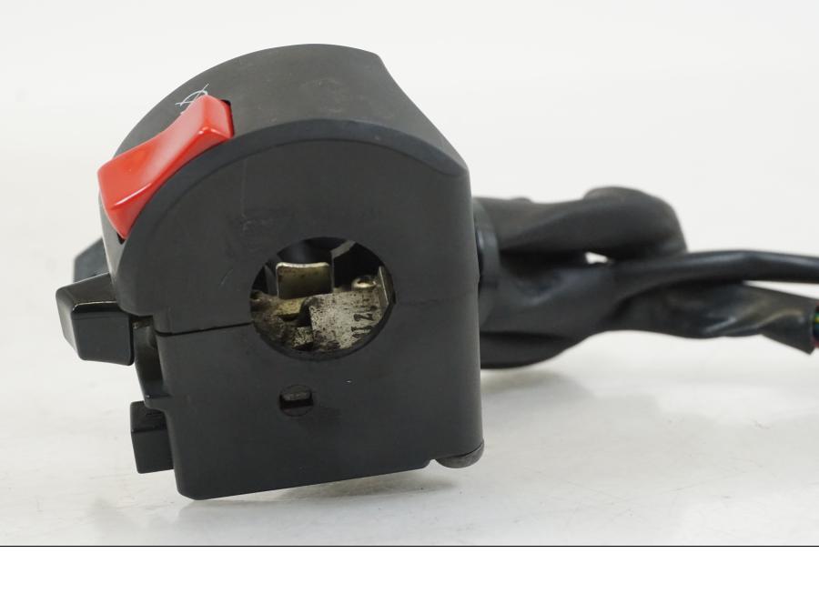 Höger sida på Styrelreglage från en Yamaha YZF 1000 R1 -2009 motorcykel.