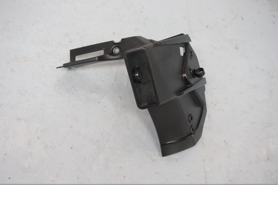 Baksidan på Vattenkylkåpa från en Aprilia Tuono V4R -2018 motorcykel.