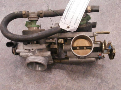 Framsidan på Spjällhus från en Ducati 75 Sport -2001 motorcykel.