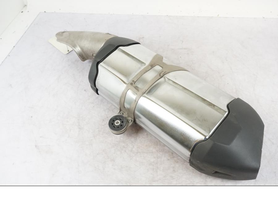 Framsidan på Ljuddämpare från en BMW R 1200 GS -2013 motorcykel.