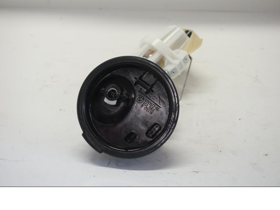 Höger sida på Bensinpump insprut från en BMW R 1250 GS -2019 motorcykel.