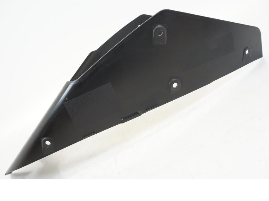 Baksidan på Toppkåpsinsida från en Kawasaki NINJA 400 -2020 motorcykel.