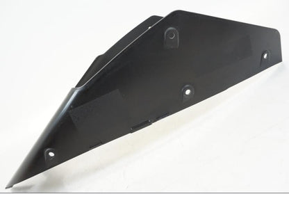 Baksidan på Toppkåpsinsida från en Kawasaki NINJA 400 -2020 motorcykel.