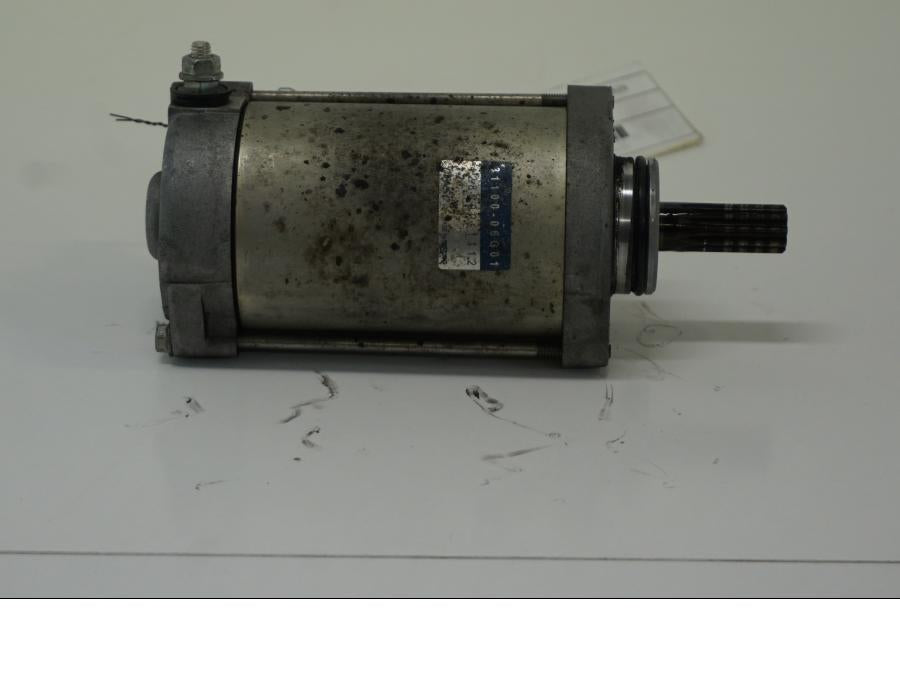 Framsidan på Startmotor från en Suzuki DL 1000 -2016 motorcykel.