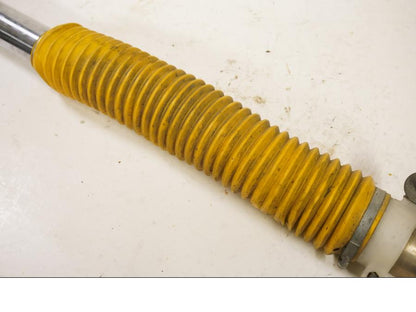 Höger sida på Gaffelben från en Suzuki DR 650 -1998 motorcykel.