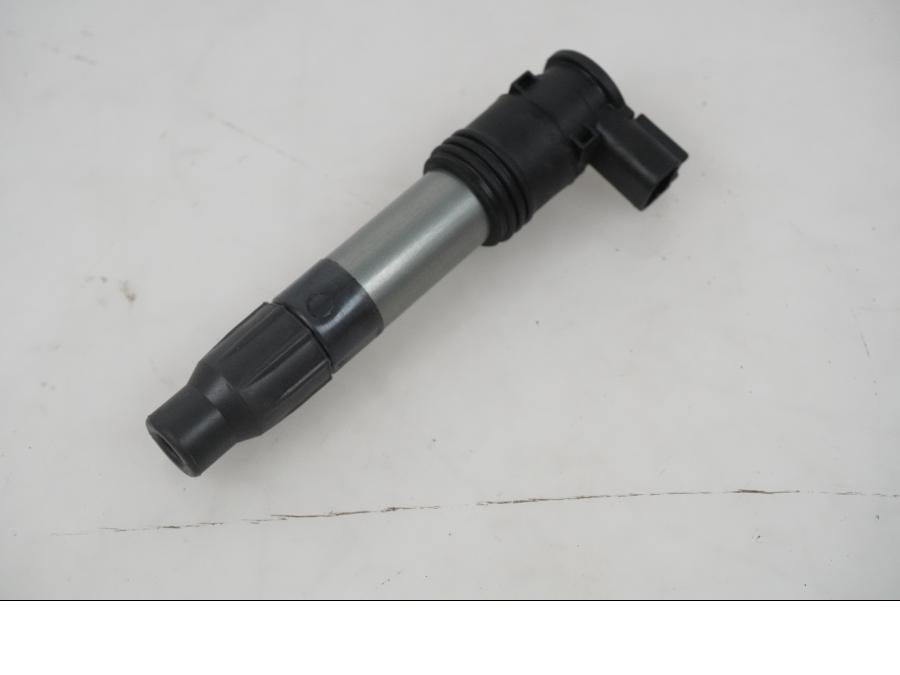 Framsidan på Tändspole från en KTM 1290 Super Adventure S -2022 motorcykel.