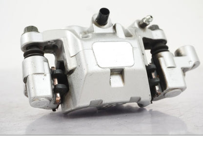 Vänster sida på Bromsok från en Yamaha XVS 1100 -2004 motorcykel.