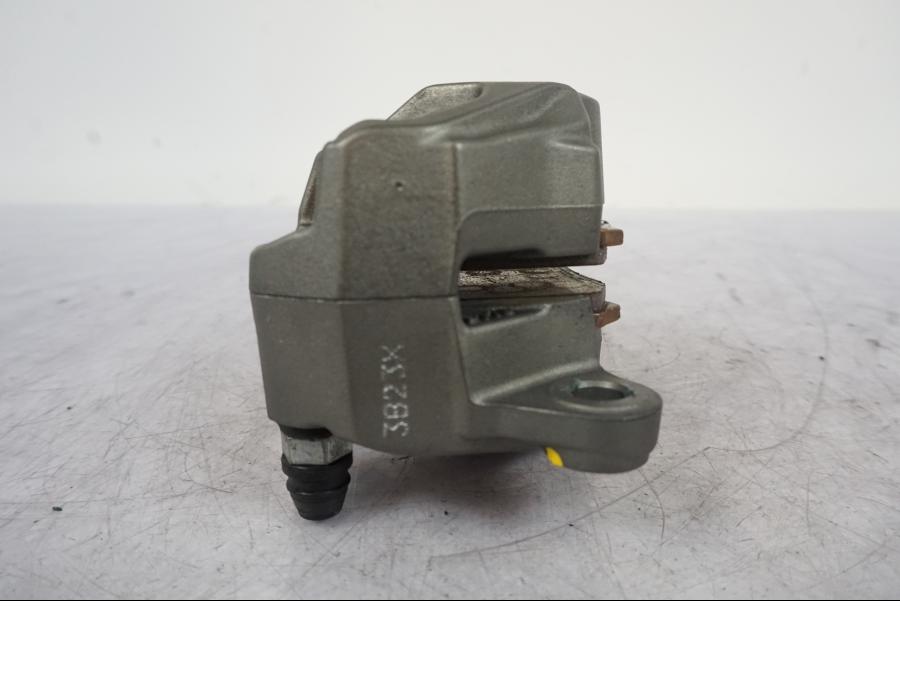 Snett uppifrån på Bromsok från en KTM 1290 Super Duke R -2023 motorcykel.