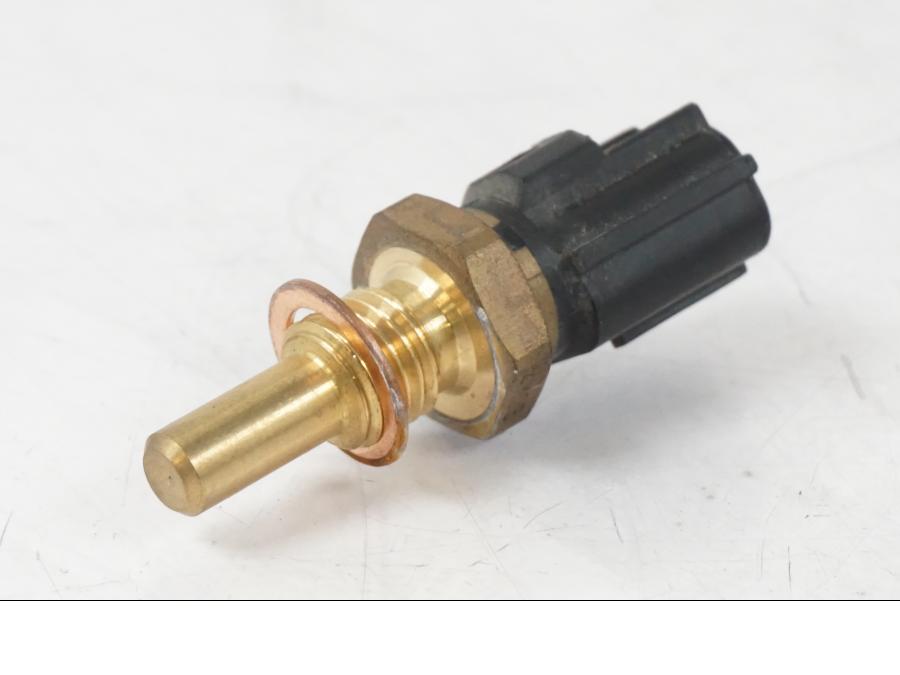 Baksidan på Luftburksensor från en Suzuki SV 650 S -2005 motorcykel.