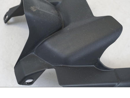 Snett uppifrån på Svingskärm från en Yamaha YZF R7 -2022 motorcykel.