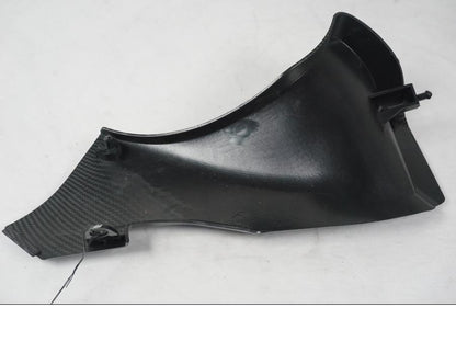 Snett nerifrån på Instrumentpanelkåpa från en Kawasaki ZX-6R -2005 motorcykel.