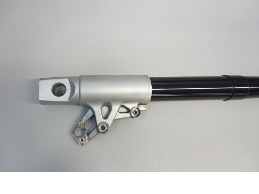 Vänster sida på Gaffelben från en BMW R 1200 GSA -2011 motorcykel.