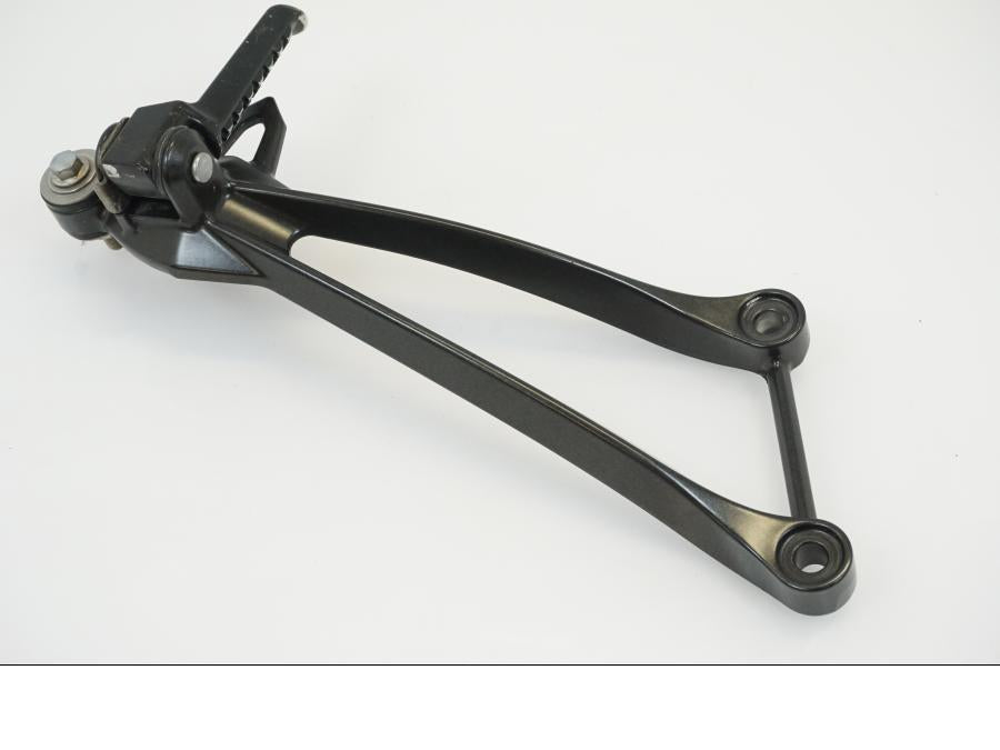 Snett uppifrån på Fotpinnefäste från en Kawasaki ZX-10R -2008 motorcykel.