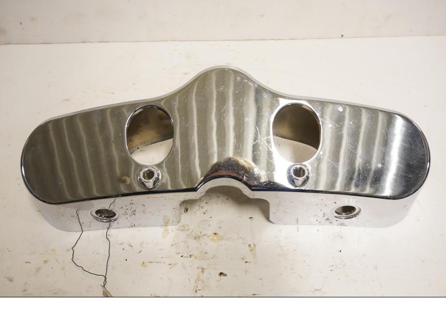 Framsidan på Gaffelkronadekor från en Yamaha XV 1900 -2007 motorcykel.