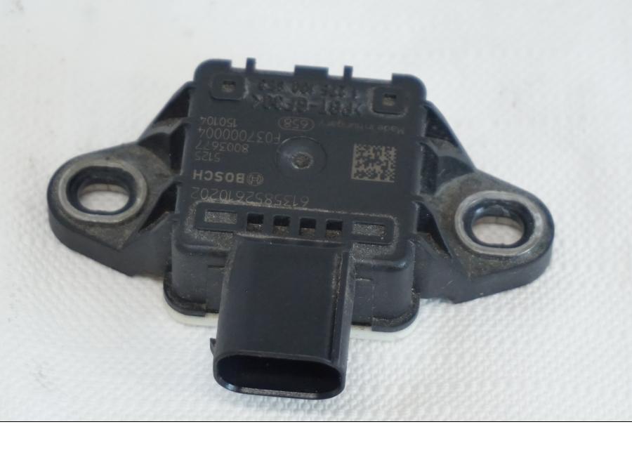 Framsidan på Speed sensor från en BMW K 1600 -2015 motorcykel.