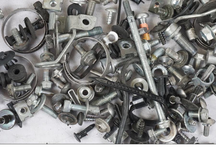 Baksidan på Skruv / Mutter etc från en Suzuki GSX-R 750 -2007 motorcykel.