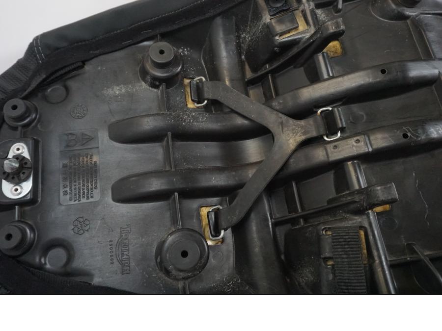 Extrabild4 på Sadel från en Triumph Tiger -2009 motorcykel.