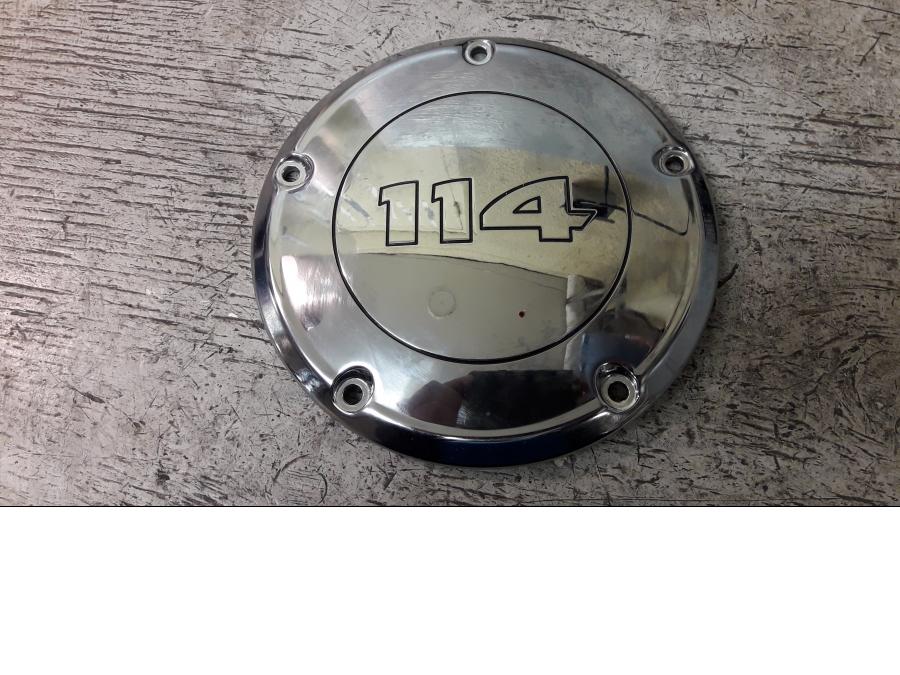 Framsidan på Kopplingskåpa från en H-D Fat Boy -2018 motorcykel.