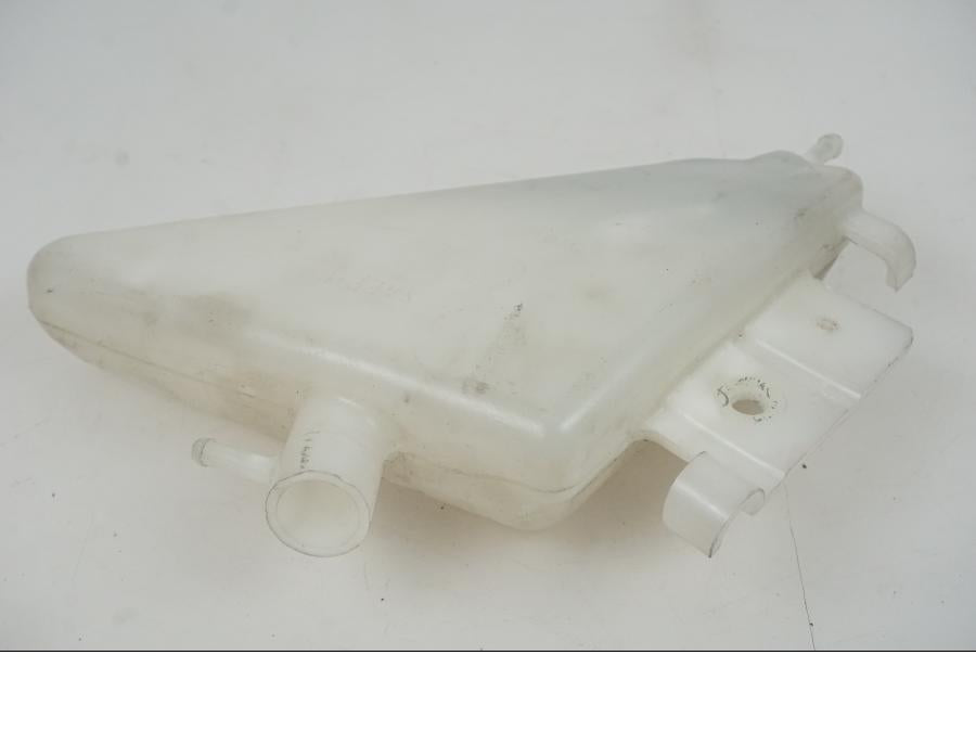 Vänster sida på Vattenexpansionskärl från en Suzuki GSX-R 750 -2009 motorcykel.