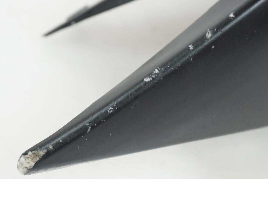 Vänster sida på Bakvinge från en Suzuki GSX-R 750 -2009 motorcykel.